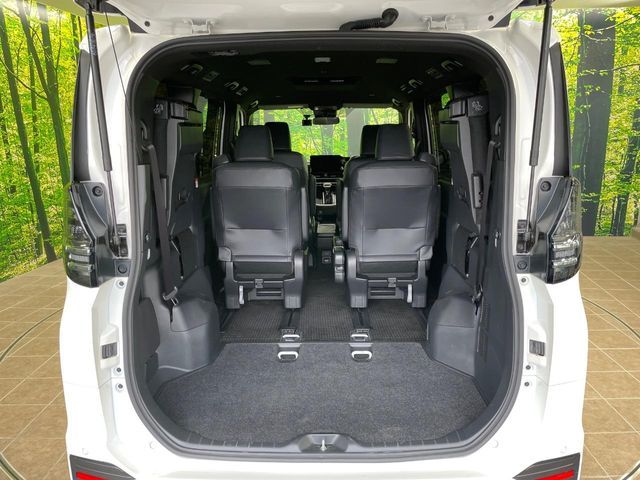 TOYOTA VOXY HYBRID 2024 Image 31