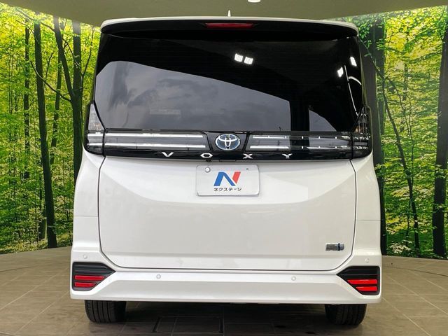 TOYOTA VOXY HYBRID 2024 Image 31