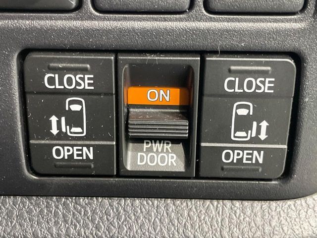 TOYOTA VOXY 2021 Image 31