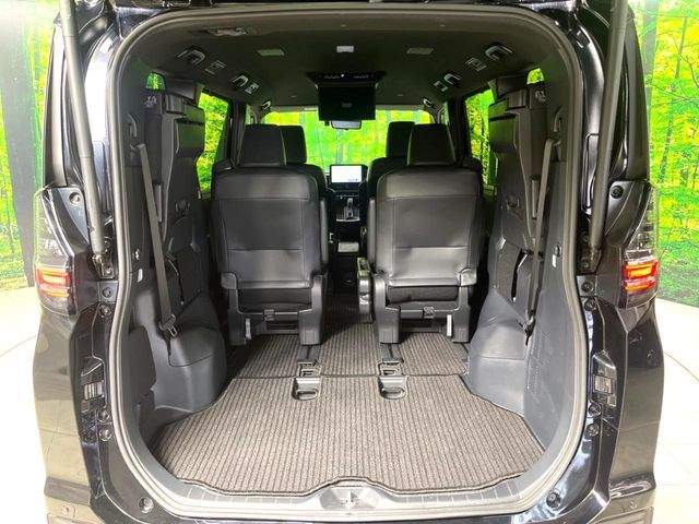 TOYOTA VOXY HYBRID 2024 Image 31