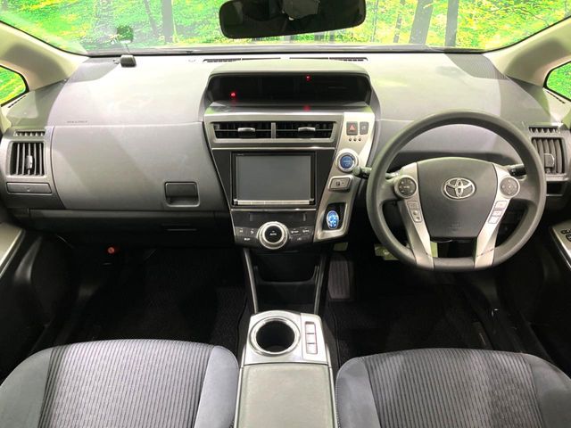 TOYOTA PRIUS ALPHA 2014 Image 31