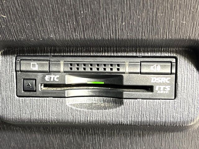 TOYOTA PRIUS ALPHA 2014 Image 31