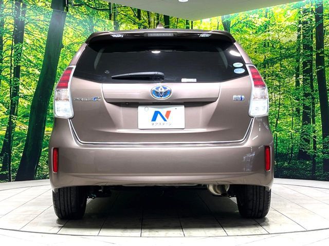 TOYOTA PRIUS ALPHA 2014 Image 31