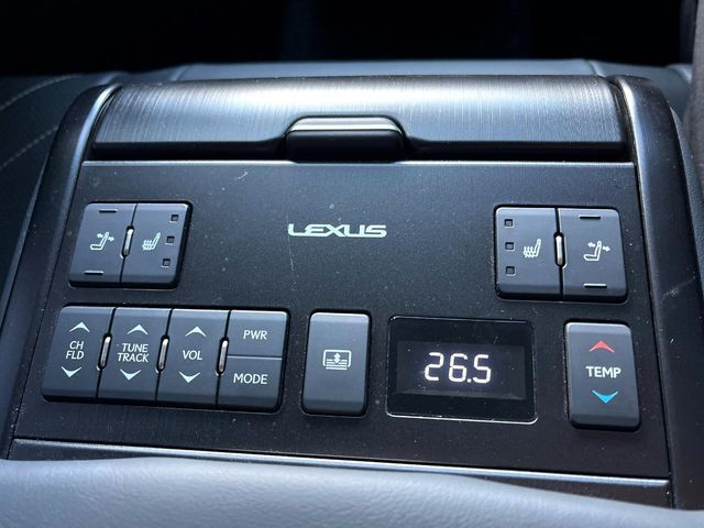 TOYOTA LEXUS ES300H 2019 Image 31