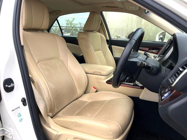 TOYOTA CROWN SEDAN HYBRID 2013 Image 31