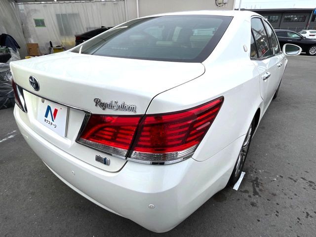 TOYOTA CROWN SEDAN HYBRID 2013 Image 31