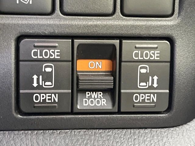 TOYOTA VOXY HYBRID 2020 Image 31