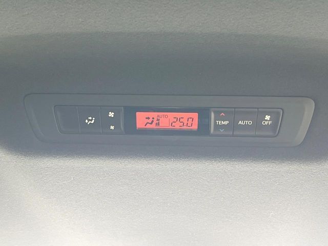 TOYOTA VOXY HYBRID 2020 Image 31