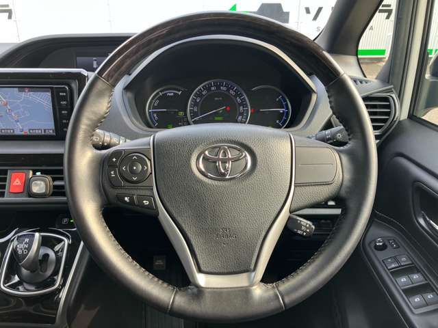 TOYOTA ESQUIRE HYBRID 2015 Image 31