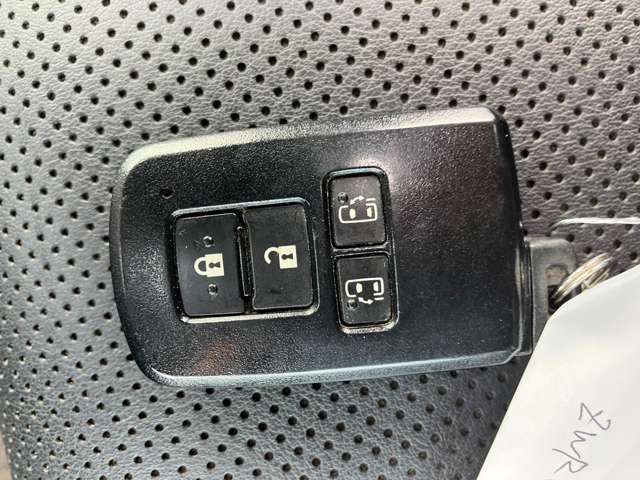 TOYOTA ESQUIRE HYBRID 2015 Image 31