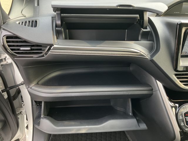 TOYOTA ESQUIRE HYBRID 2015 Image 31