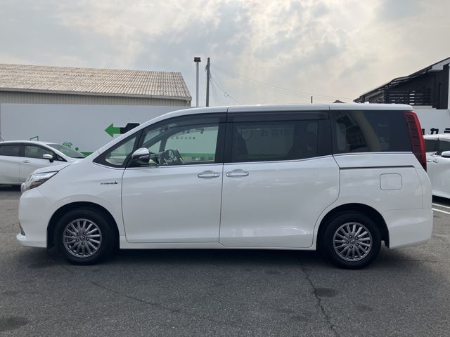 TOYOTA ESQUIRE HYBRID 2015 Image 31