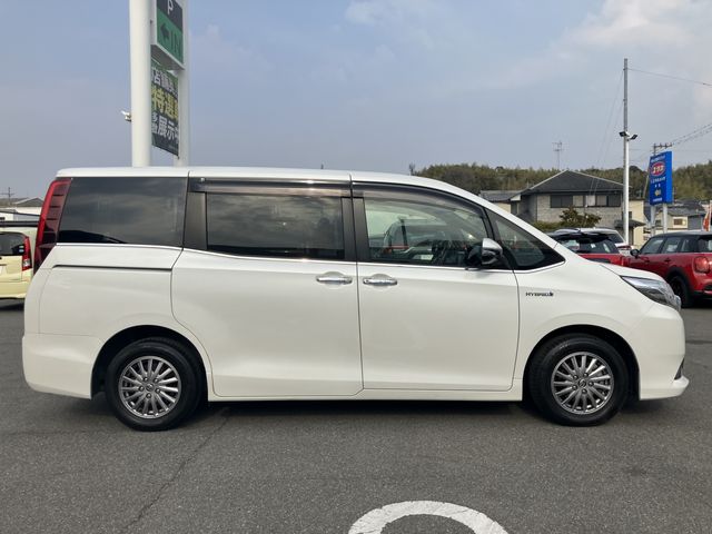 TOYOTA ESQUIRE HYBRID 2015 Image 31