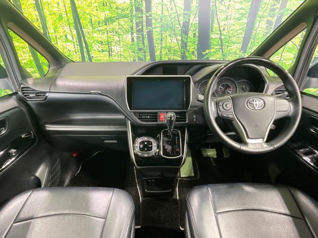 TOYOTA VOXY 2018 Image 31