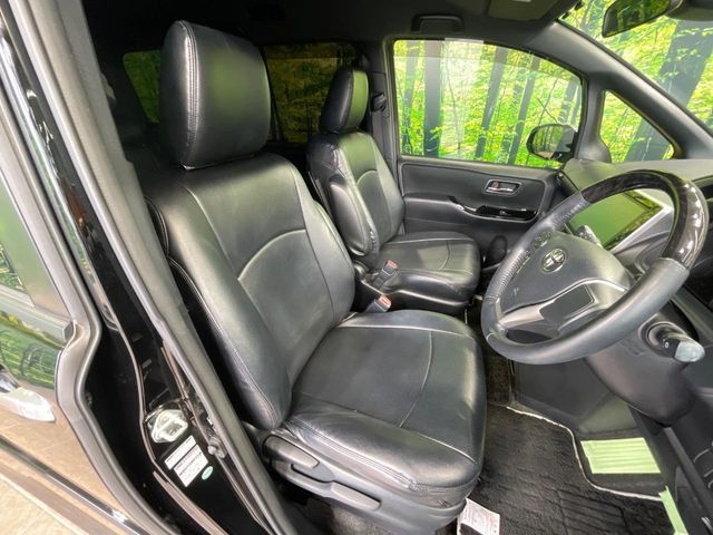 TOYOTA VOXY 2018 Image 31