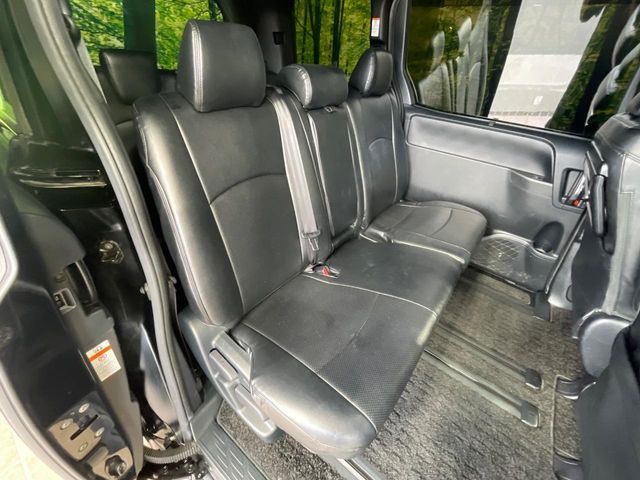 TOYOTA VOXY 2018 Image 31