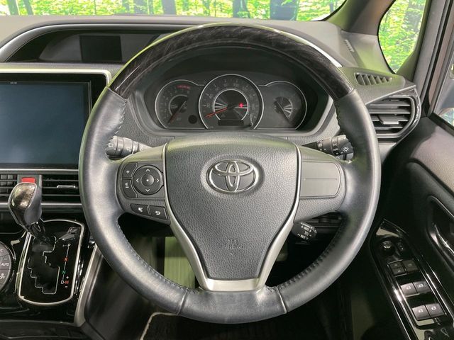 TOYOTA VOXY 2018 Image 31