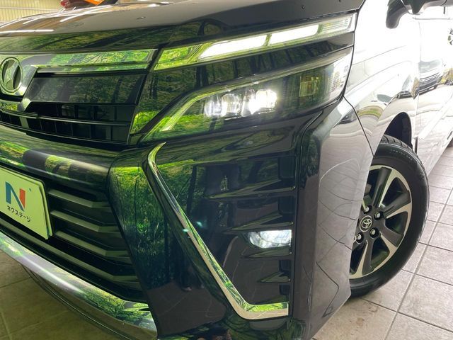 TOYOTA VOXY 2018 Image 31