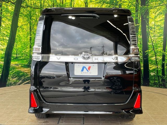 TOYOTA VOXY 2018 Image 31