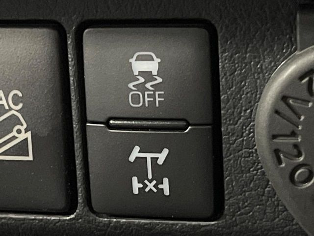 TOYOTA HILUX 4WD 2022 Image 31