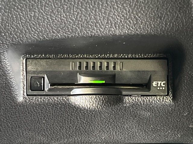 TOYOTA PRIUS 2018 Image 31