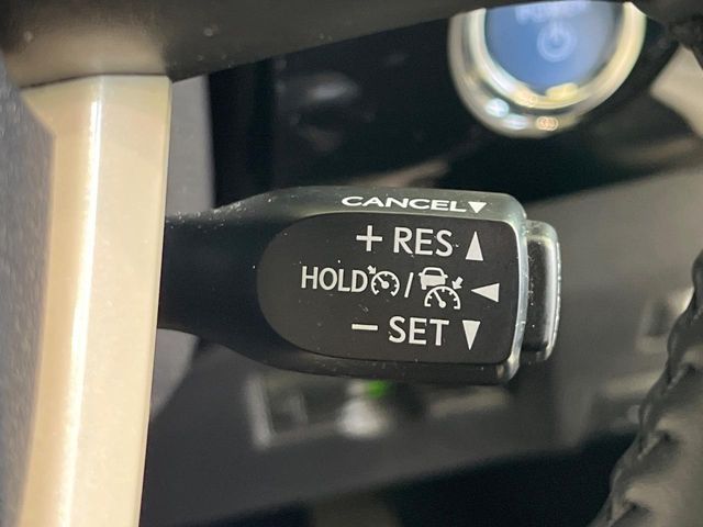 TOYOTA PRIUS 2018 Image 31