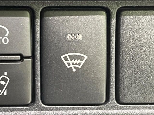 TOYOTA VOXY 4WD 2018 Image 31