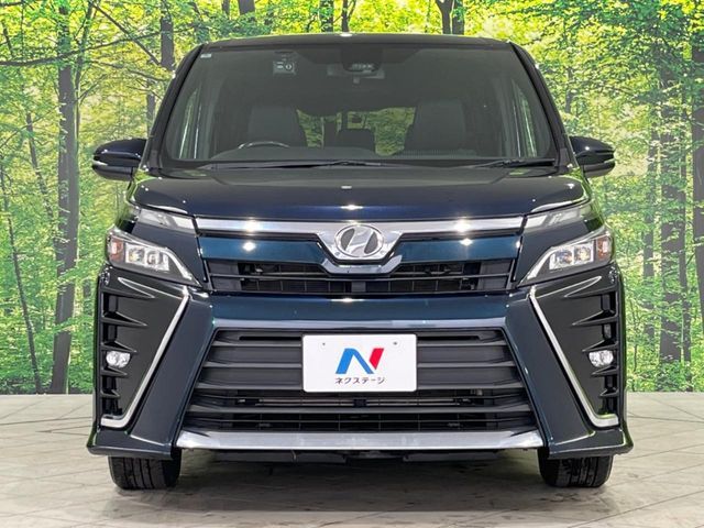 TOYOTA VOXY 4WD 2018 Image 31