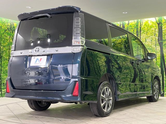 TOYOTA VOXY 4WD 2018 Image 31