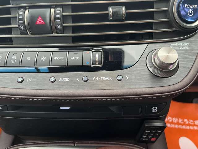 TOYOTA LEXUS LS500H 2017 Image 31