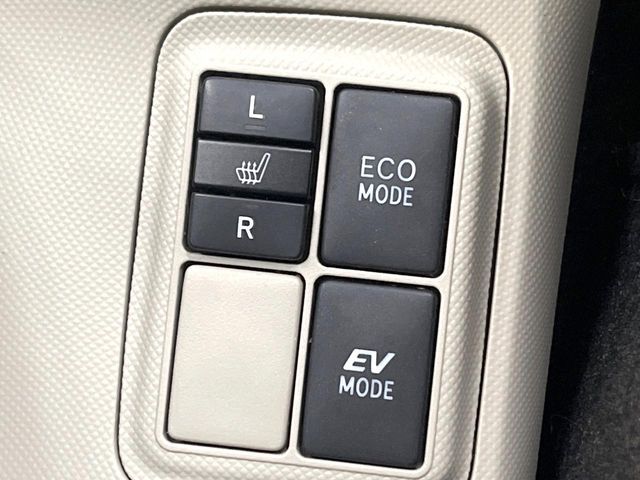 TOYOTA AQUA 2012 Image 31