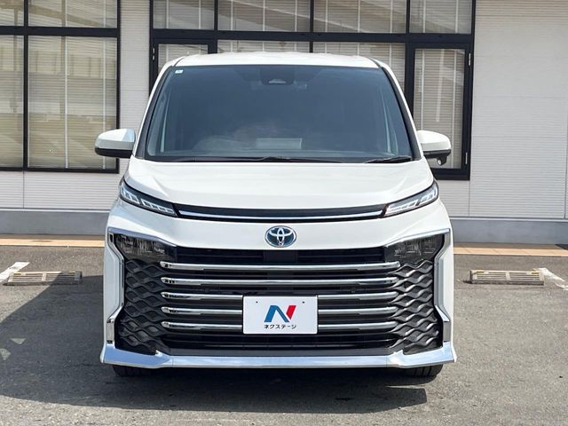 TOYOTA VOXY HYBRID 2022 Image 31