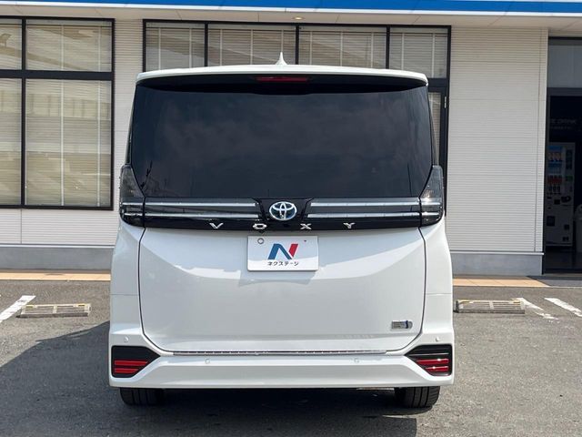 TOYOTA VOXY HYBRID 2022 Image 31