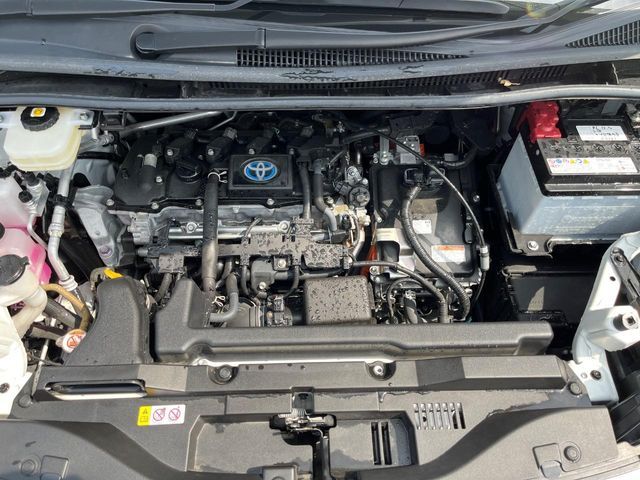 TOYOTA VOXY HYBRID 2022 Image 31