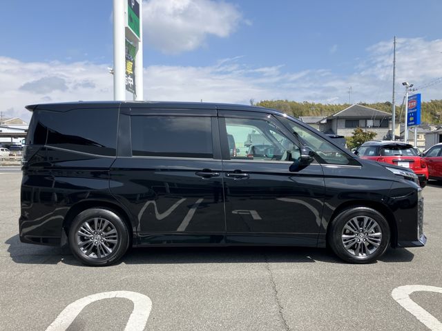 TOYOTA VOXY 2023 Image 31