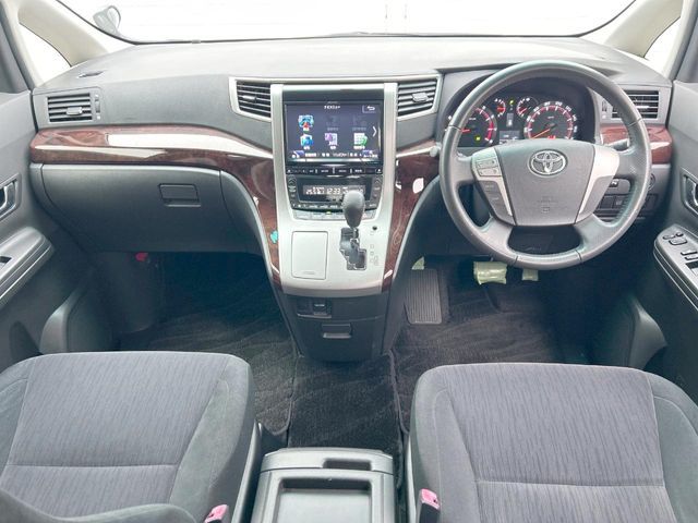 TOYOTA VELLFIRE 2013 Image 31