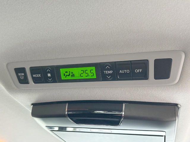 TOYOTA VELLFIRE 2013 Image 31