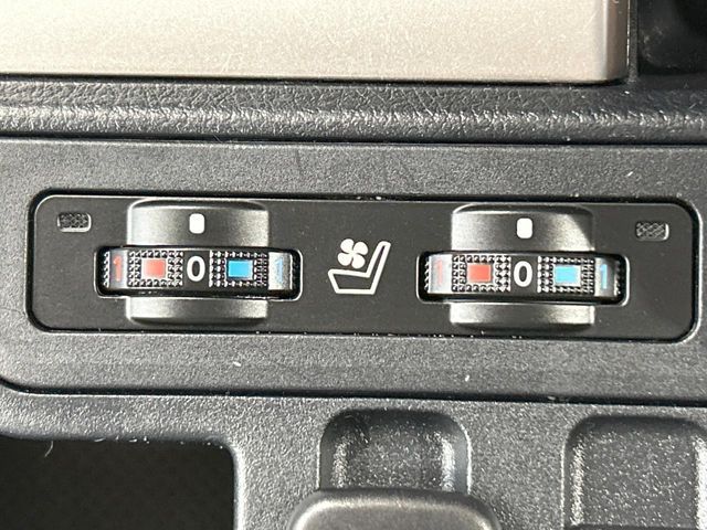 TOYOTA LANDCRUISER PRADO 2022 Image 31