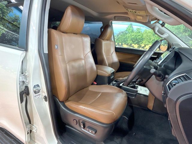 TOYOTA LANDCRUISER PRADO 2022 Image 31
