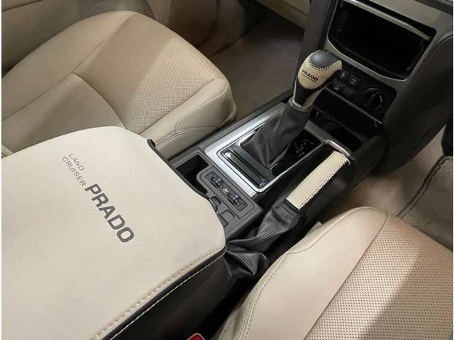 TOYOTA LANDCRUISER PRADO 2019 Image 31