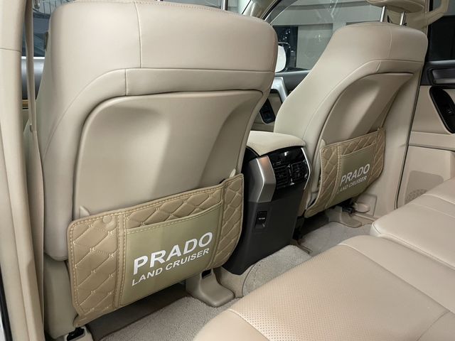 TOYOTA LANDCRUISER PRADO 2019 Image 31