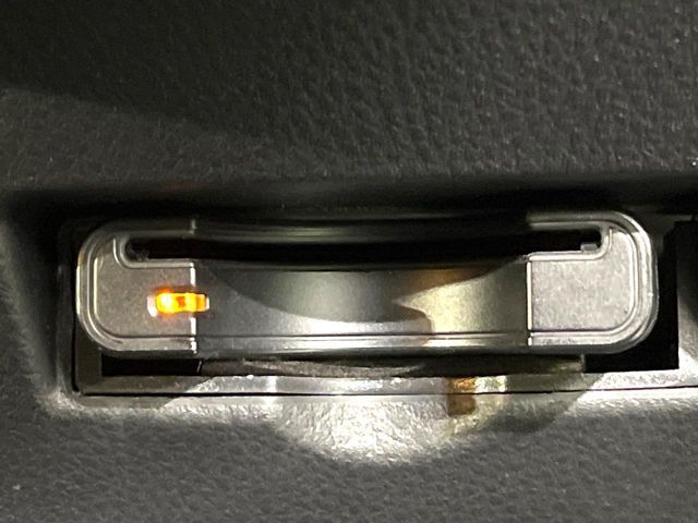 TOYOTA C-HR 2018 Image 31