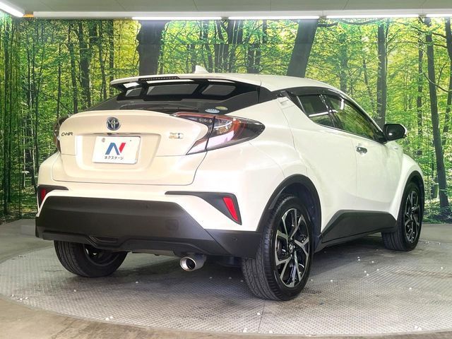 TOYOTA C-HR 2018 Image 31