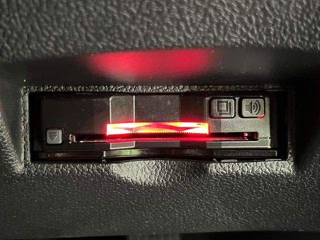 TOYOTA PRIUS 2018 Image 31