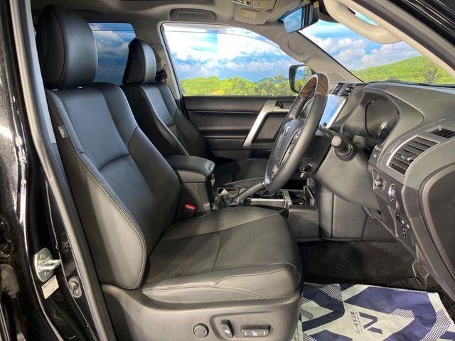 TOYOTA LANDCRUISER PRADO 2023 Image 31