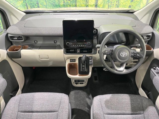 TOYOTA SIENTA HYBRID 2024 Image 31