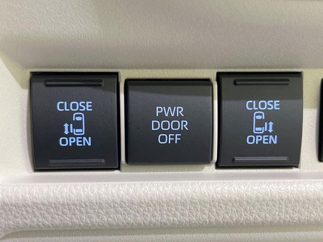 TOYOTA SIENTA HYBRID 2024 Image 31