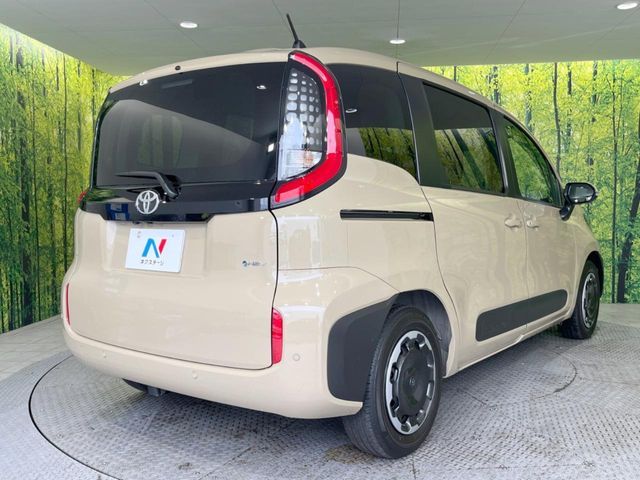 TOYOTA SIENTA HYBRID 2024 Image 31