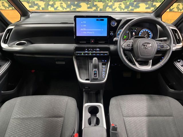 TOYOTA VOXY HYBRID 2023 Image 31