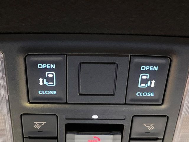 TOYOTA VOXY HYBRID 2023 Image 31